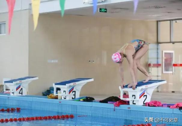 水里的游泳冠军_游泳冠军在水里跳舞的是谁_游泳选手跳舞