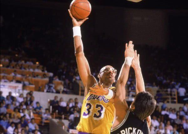 NBA状元历史解析：从姚明到巴尼亚尼，外