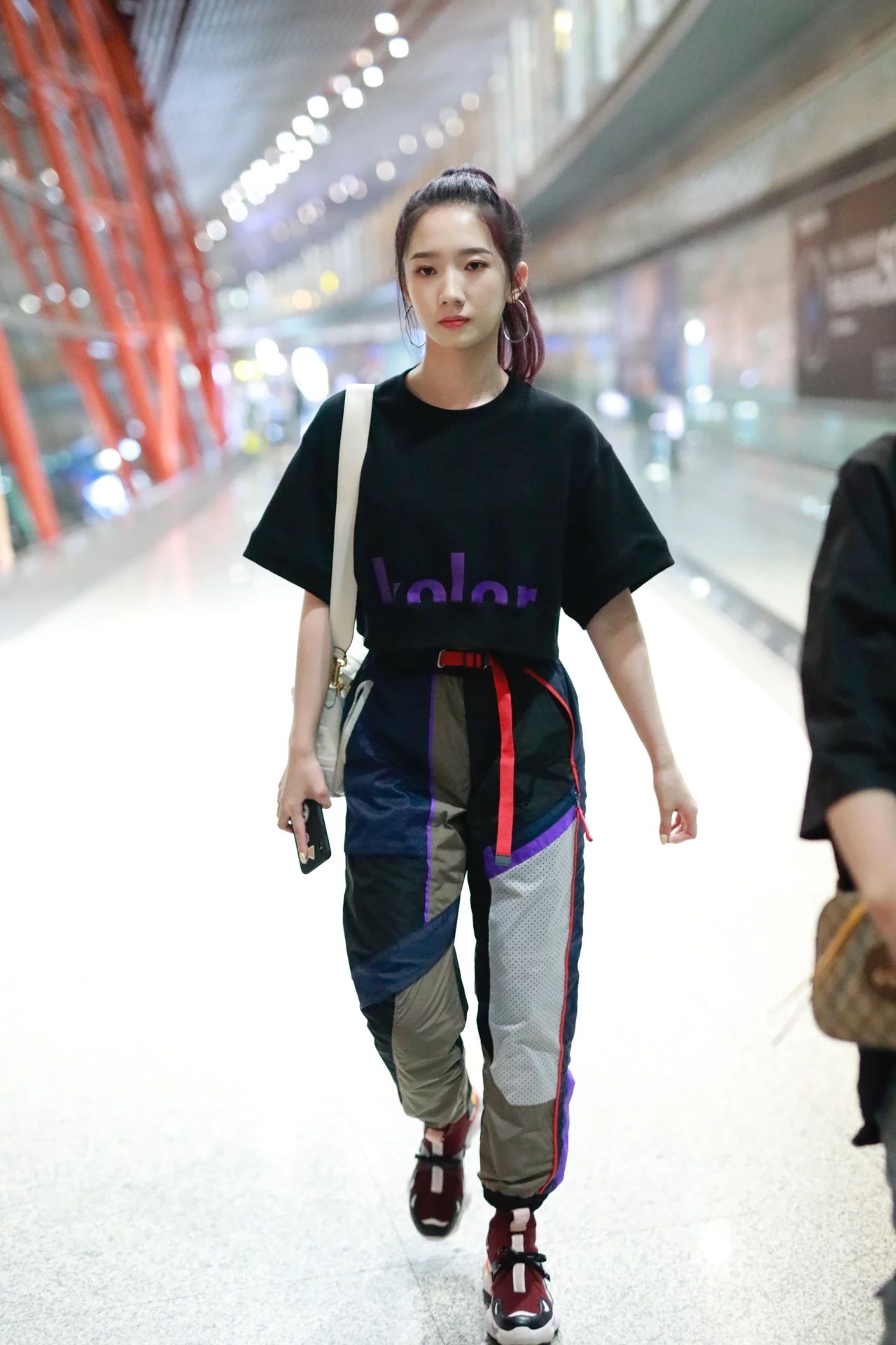 铁鞋健身方法_运动健身a5分钟塑身伸展运动_健身房运动鞋撸铁