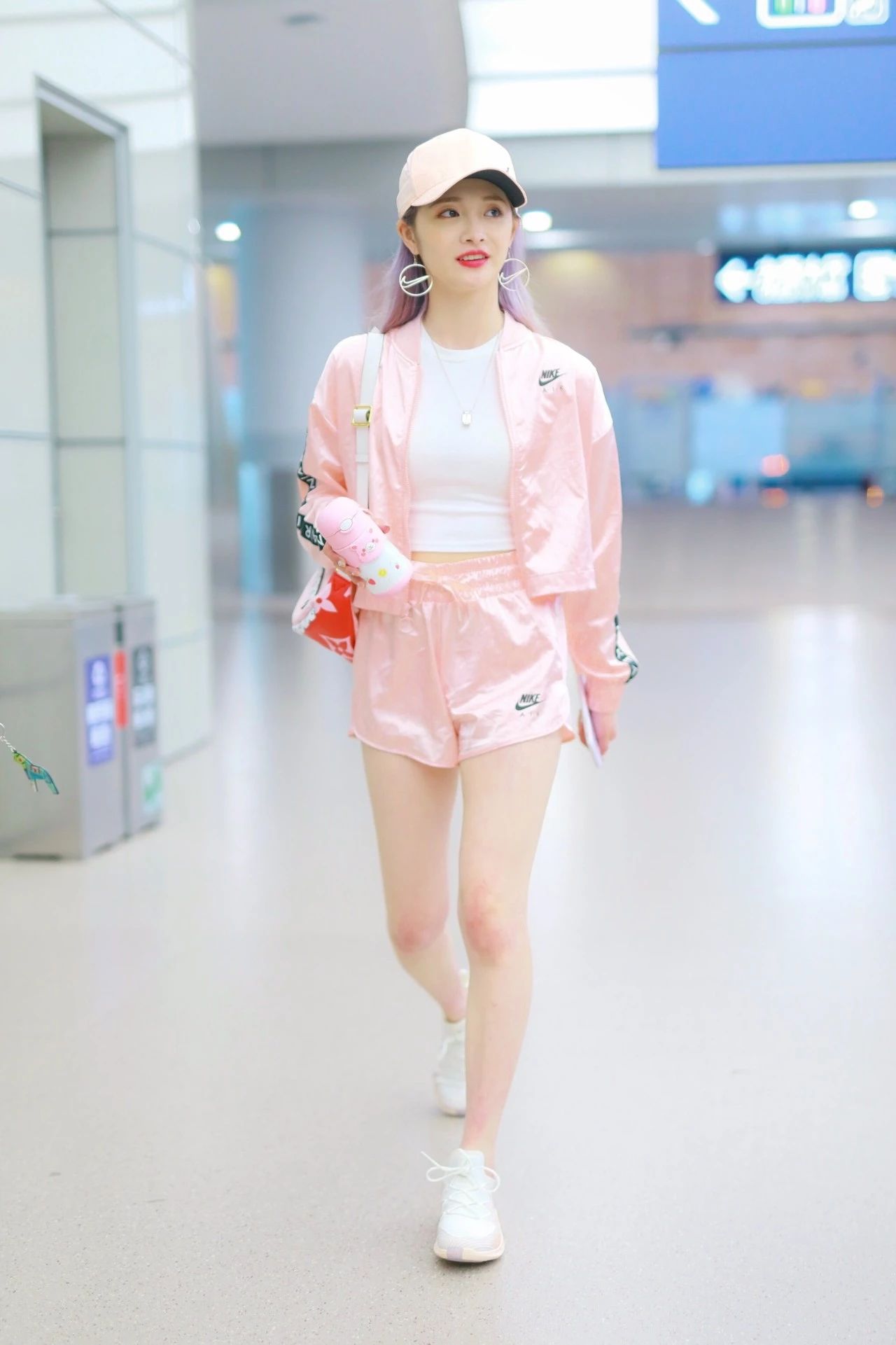 运动健身a5分钟塑身伸展运动_铁鞋健身方法_健身房运动鞋撸铁