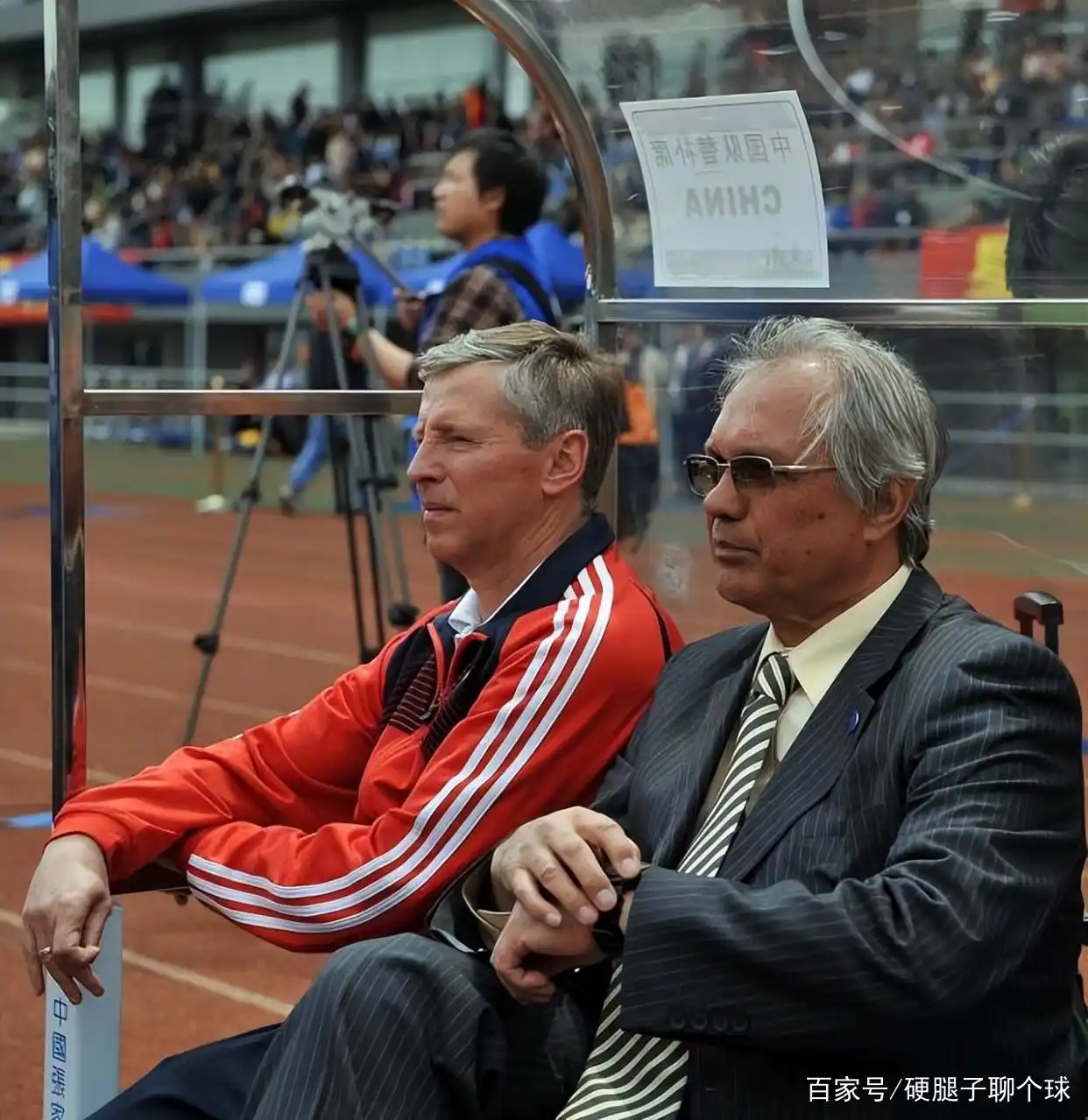 夺得足球队冠军中国有几个_中国足球队夺得的冠军有哪些_夺得足球队冠军中国有什么奖励