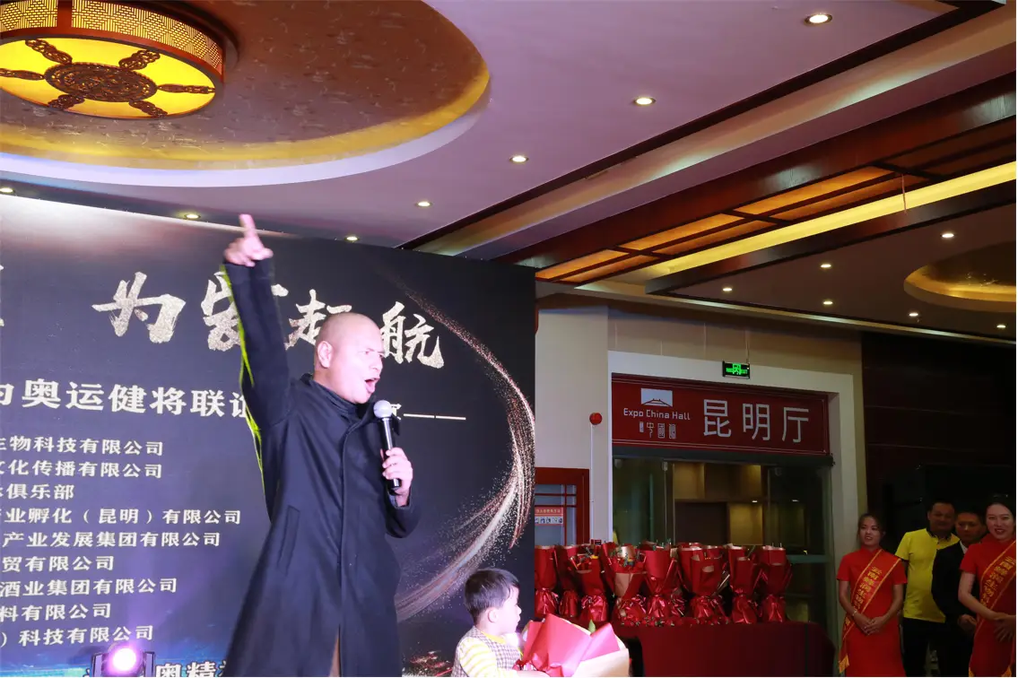 云南省残疾人奥运会游泳冠军_云南残疾人游泳冠军_残疾人奥运会游泳冠军