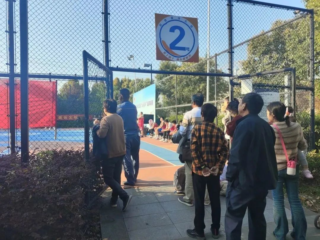 篮球比赛冠军报道_小区篮球比赛冠军_篮球赛冠军赛