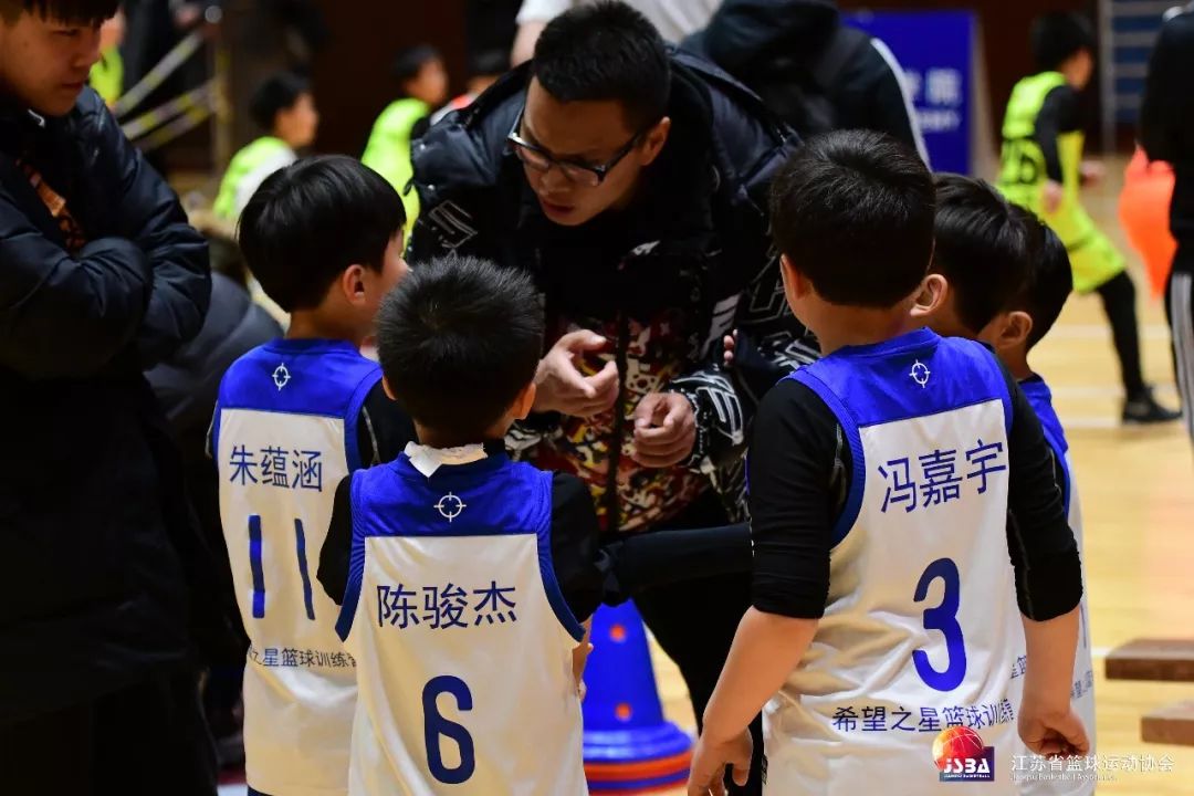 江苏省篮球省队_江苏省级篮球比赛冠军_江苏省男子篮球联赛