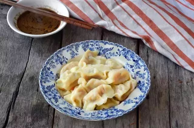 饺子日常做法家庭版视频_家庭日常饺子做法_饺子家常的做法
