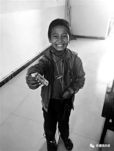 新疆足球少年队_新疆足球少年职业联赛冠军_新疆少年足球优秀战绩