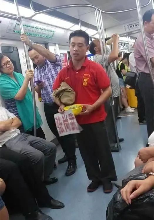 退役后的举重运动员_举重冠军退役后的生活_举重冠军退役以后生活如何