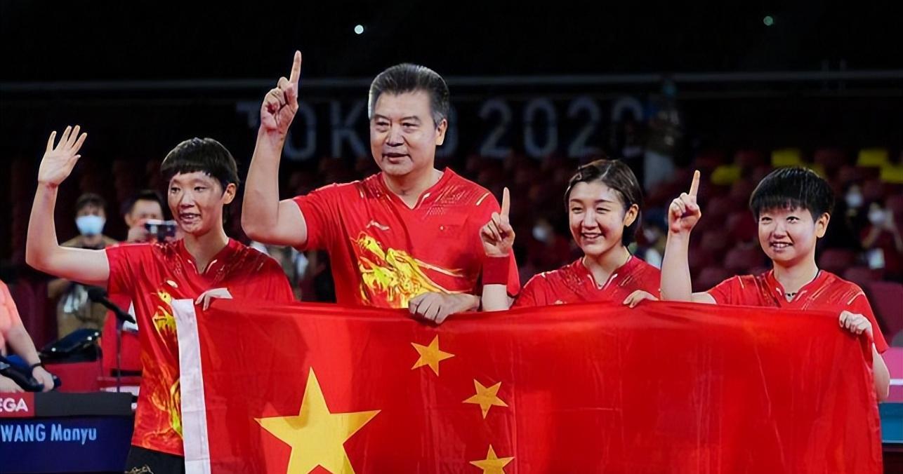 游泳比赛发圈文案_游泳冠军改规则文案_游泳冠军段子
